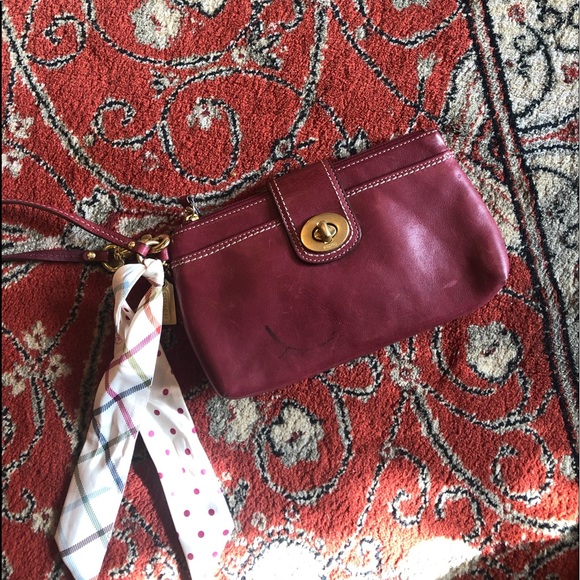 Wristlet coach